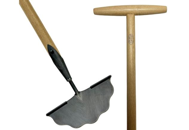 Graskantsteker gesmeed met golfsnede essen steel 850mm